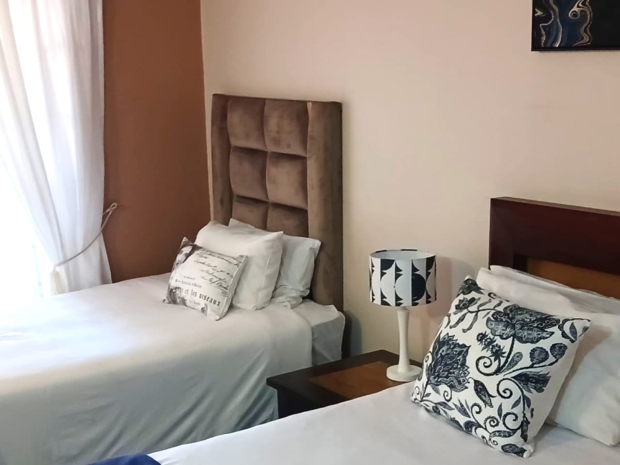 8 Bedroom Property for Sale in Cashan North West